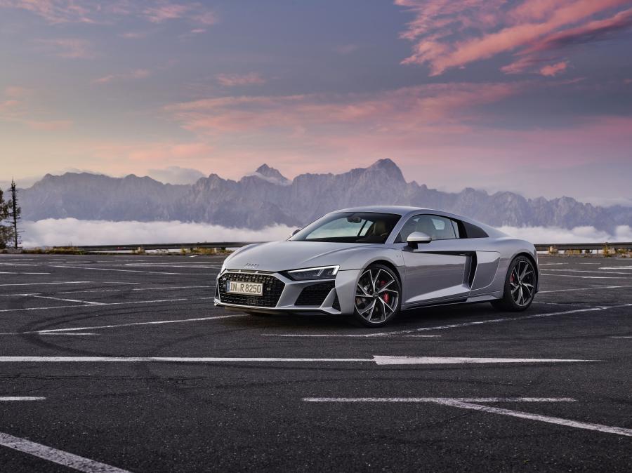  Audi R8 V10 RWD Coupe 2019 года  (WW) (фото 4 из 34)